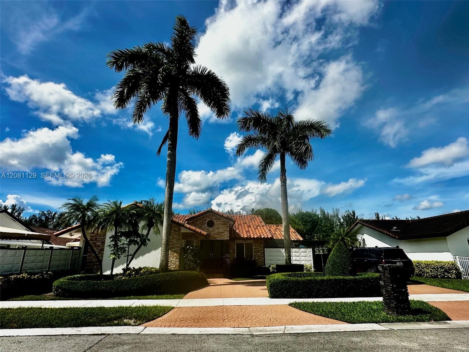12851 NW 11th St, Miami, FL 33182 photo 2