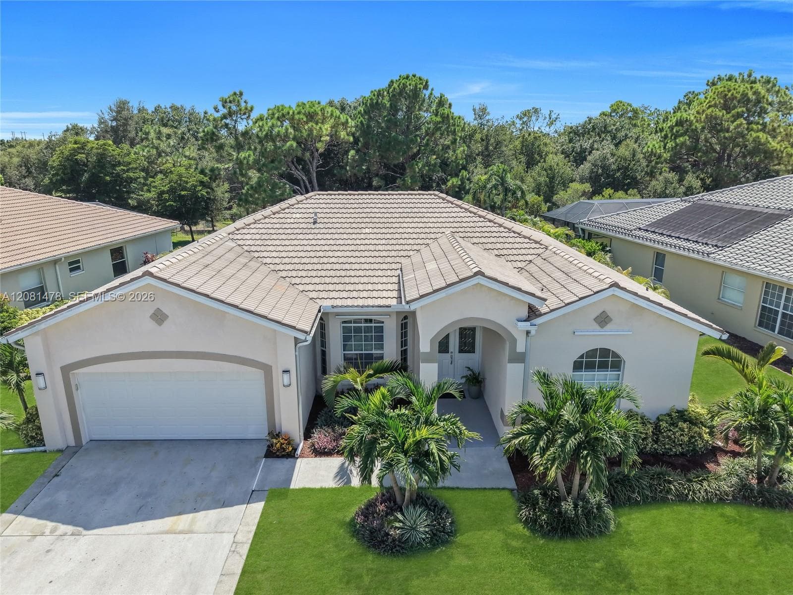 11142 Lakeland Cir, Other City - In The State Of Florida, FL 33913 photo 2