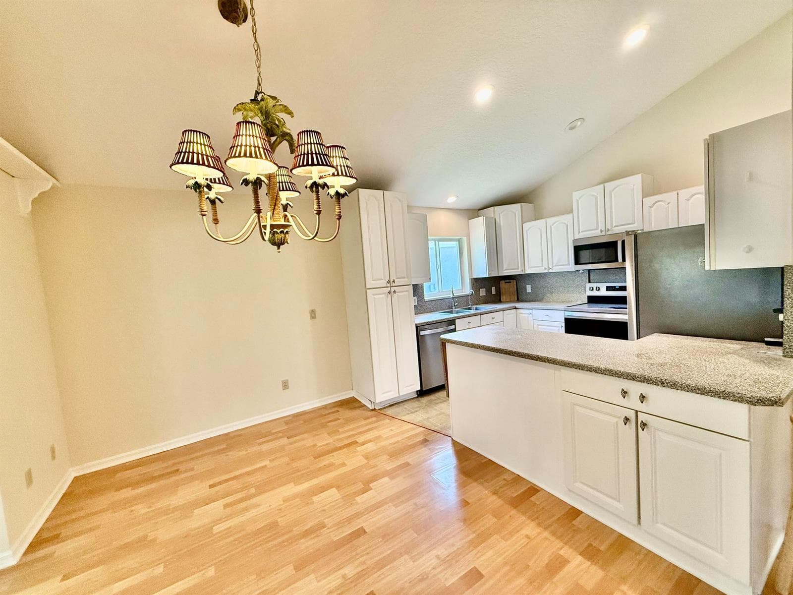 6008 SE Walkers Cay Court, Stuart, FL 34997 photo 2