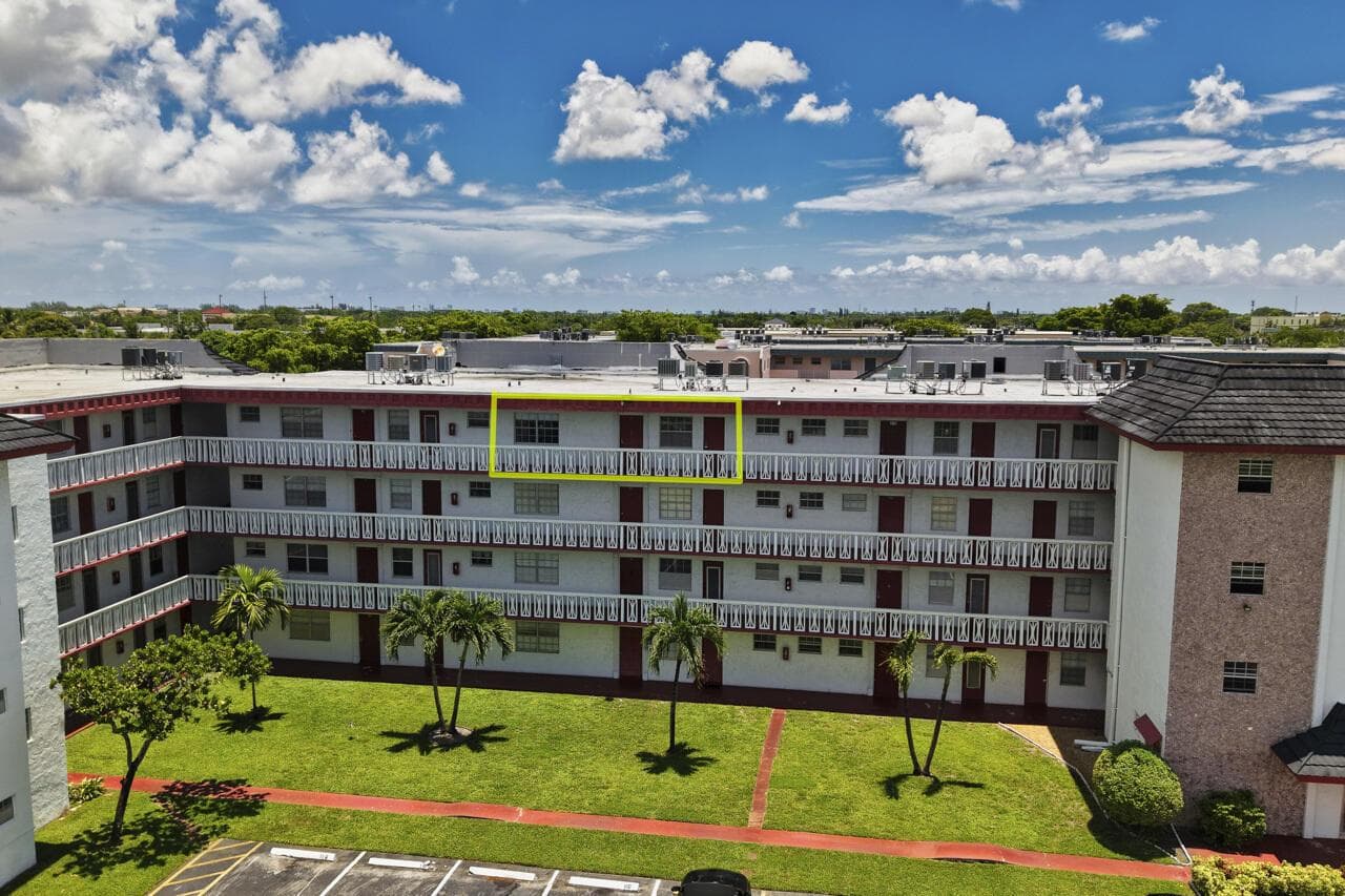 4140 NW 44TH Avenue # 411, Lauderdale Lakes, FL 33319