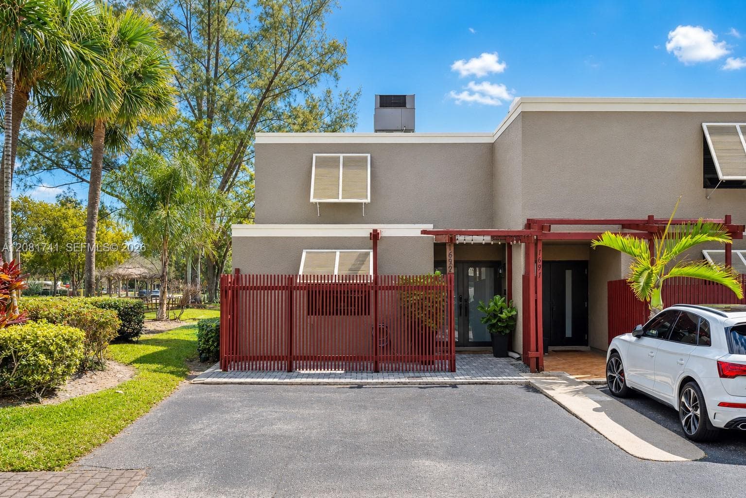 1699 W Fairway Rd, Pembroke Pines, FL 33026 photo 2