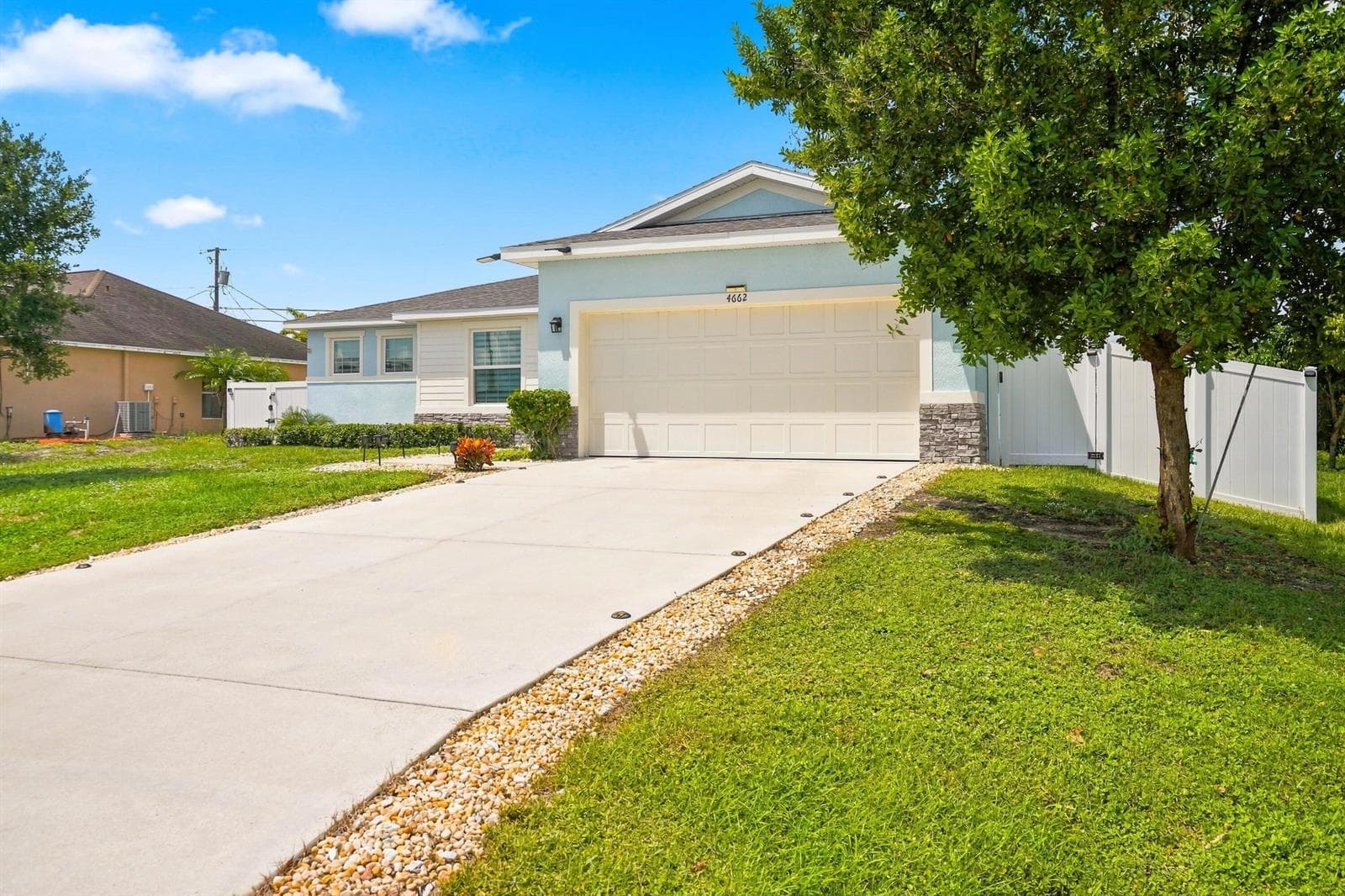 4662 SW YACOLT Drive, Port St. Lucie, FL 34953 photo 2