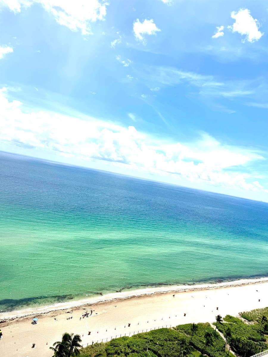 16699 COLLINS Avenue # 2410, Sunny Isles Beach, FL 33160