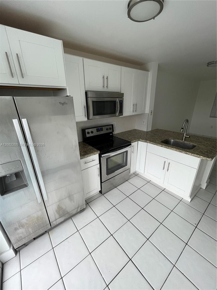 2575 SW 27th Ave # 506, Miami, FL 33133 photo 2