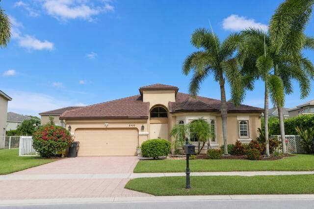 6400 Squirewood Way, Lake Worth, FL 33467 photo 2