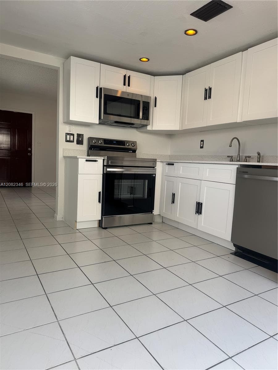 321 SW 1st Ct # K-4, Pompano Beach, FL 33060 photo 2