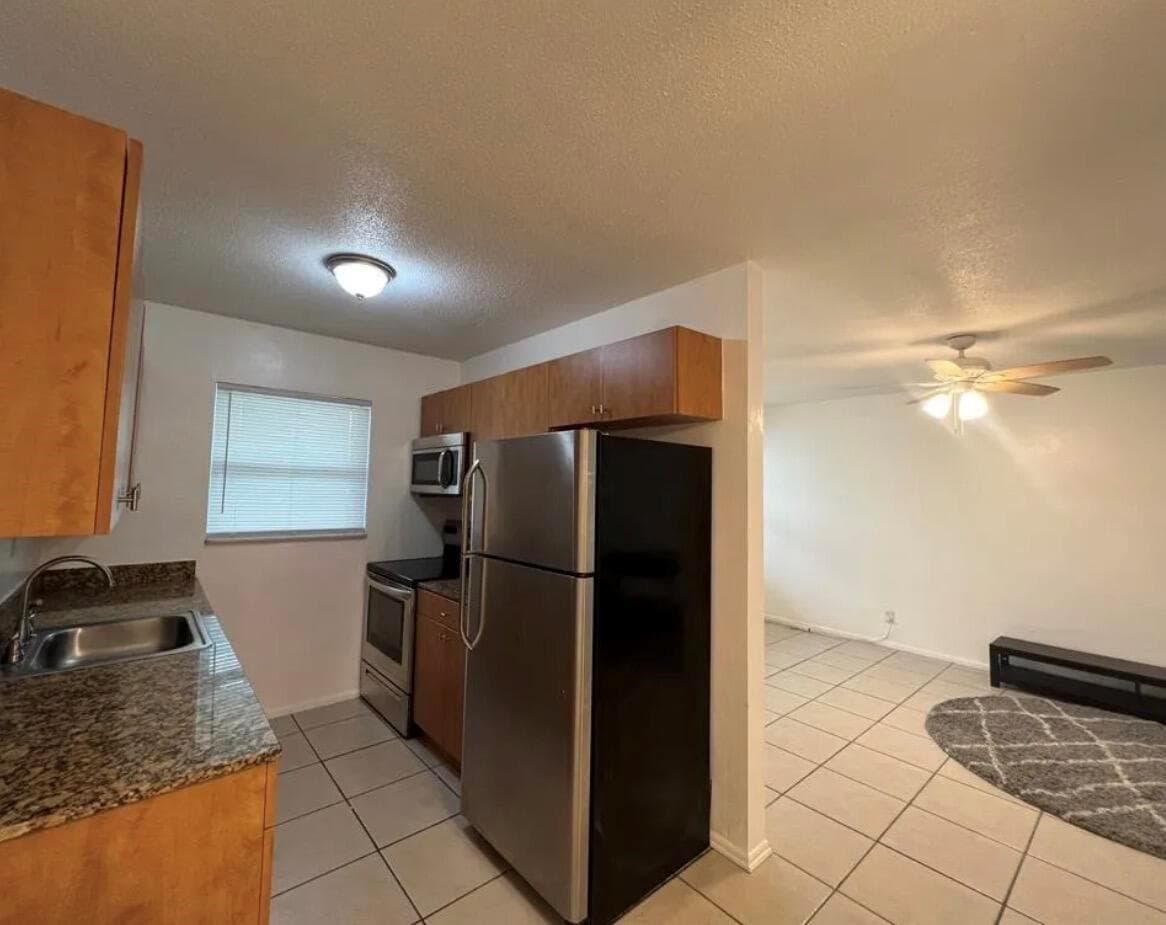 701 SE 15TH Street # 8, Fort Lauderdale, FL 33316 photo 2