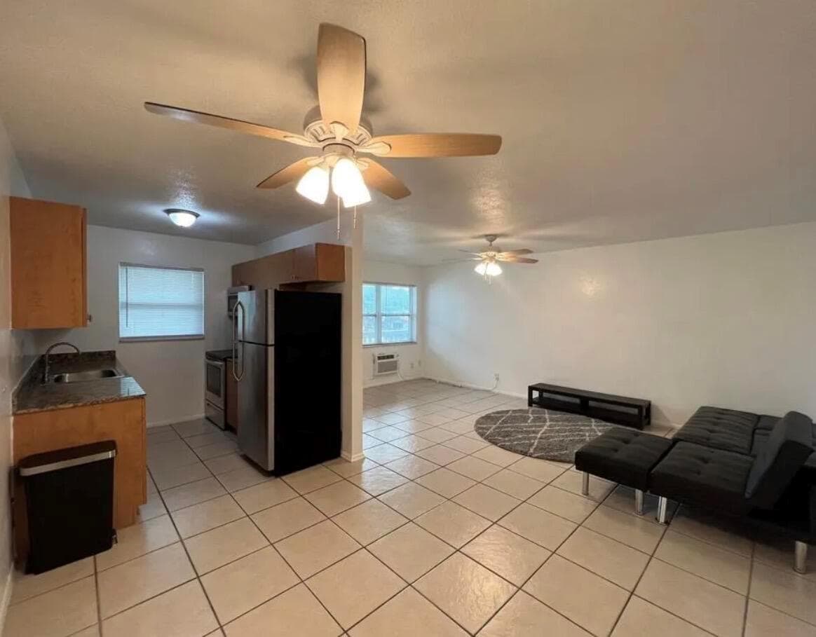 701 SE 15TH Street # 8, Fort Lauderdale, FL 33316