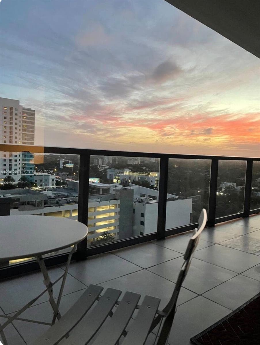 239 SW 9th St # 1501, Miami, FL 33130 photo 2