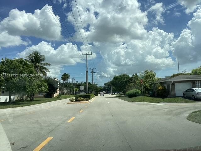 4915 NW 47th Ter, Tamarac, FL 33319 photo 2
