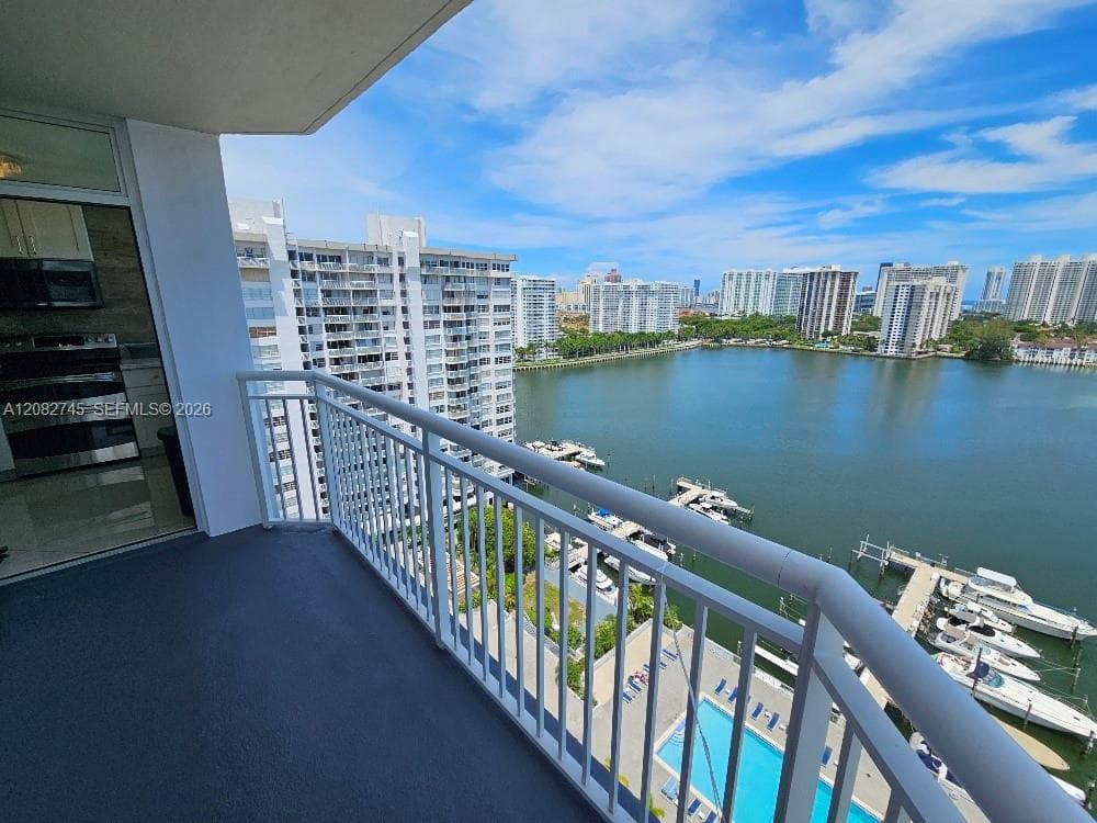 18041 Biscayne Blvd # 1805, Aventura, FL 33160