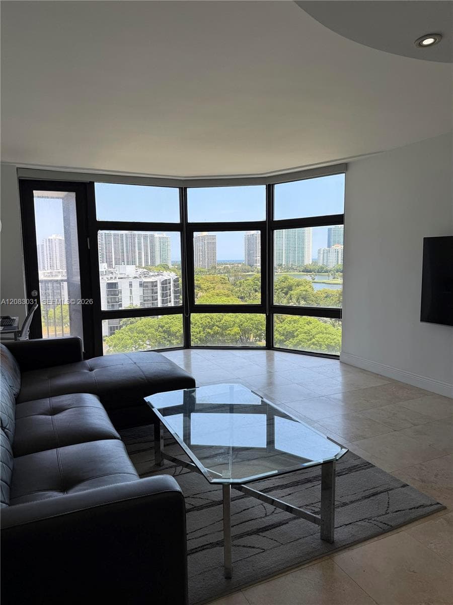 3375 N Country Club Dr # 1004, Aventura, FL 33180