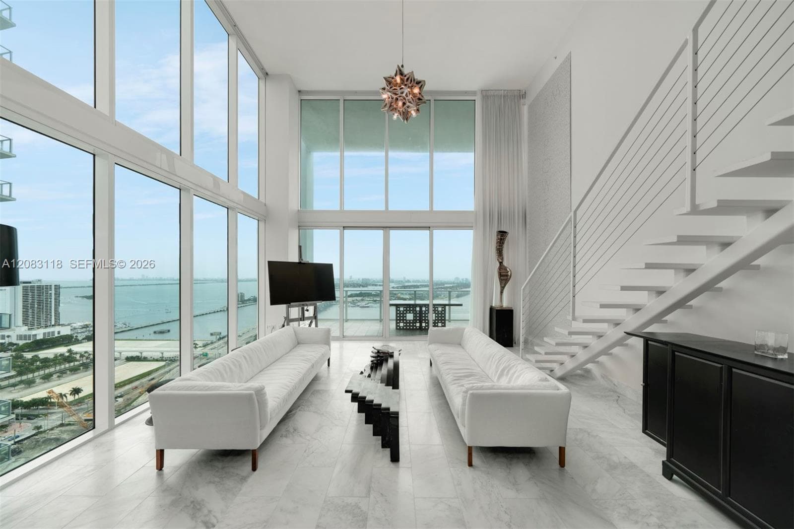 1040 Biscayne Blvd # 3304, Miami, FL 33132