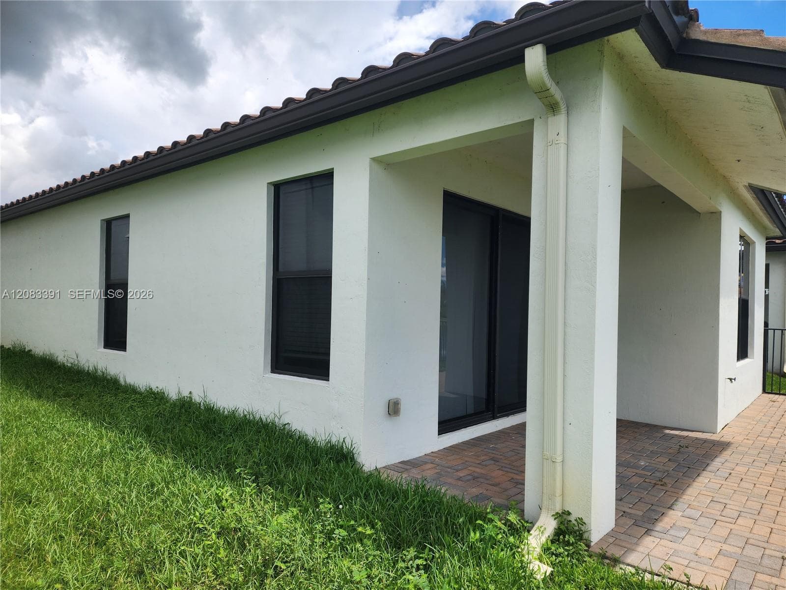 5590 Carrera Dr # 5590, Other City - In The State Of Florida, FL 34142 photo 2