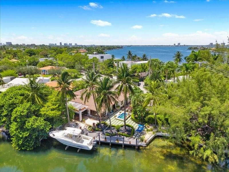 1150 N Biscayne Point Rd, Miami Beach, FL 33141 photo 2
