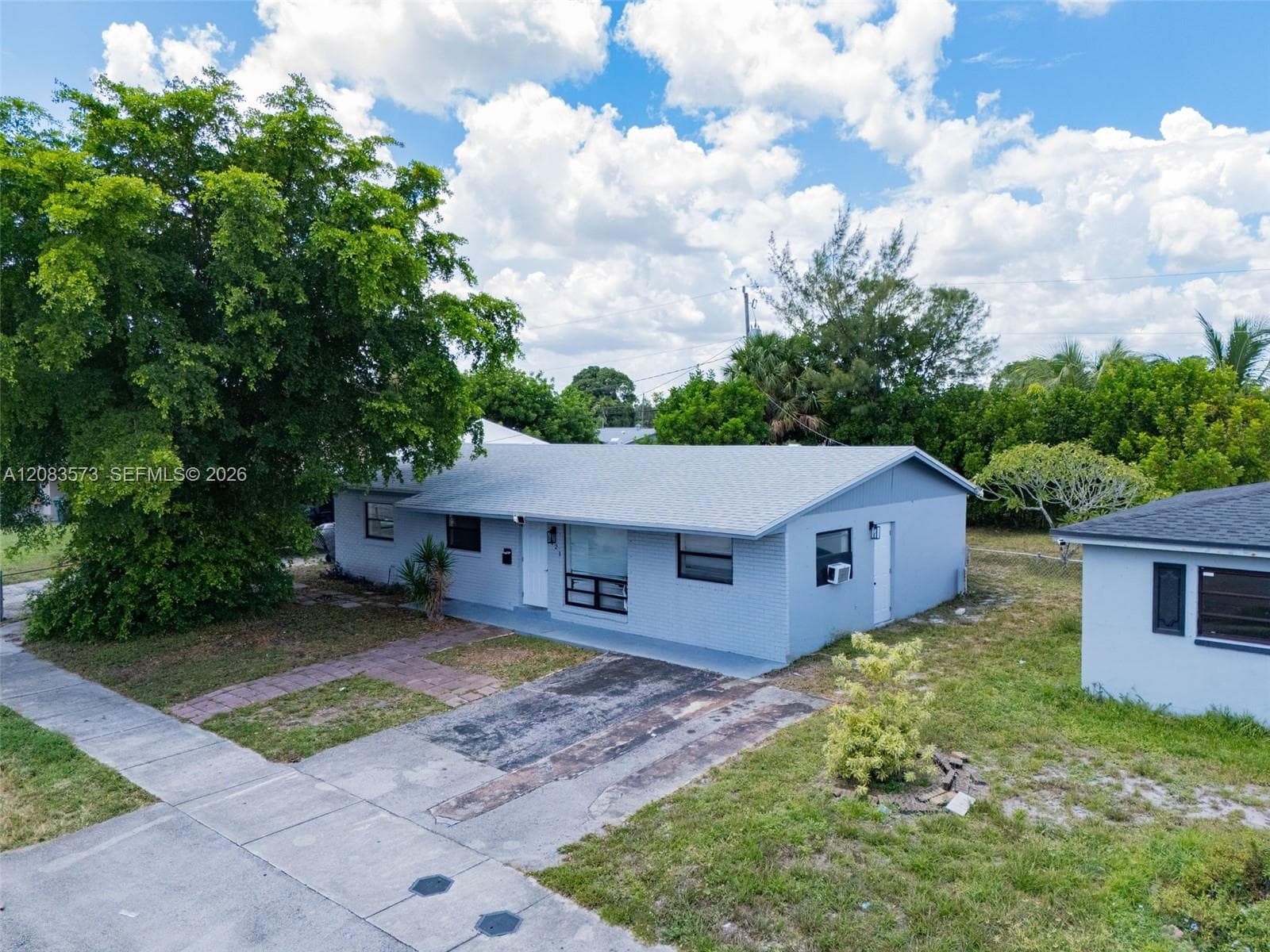 1421 NW 32nd Ave, Lauderhill, FL 33311