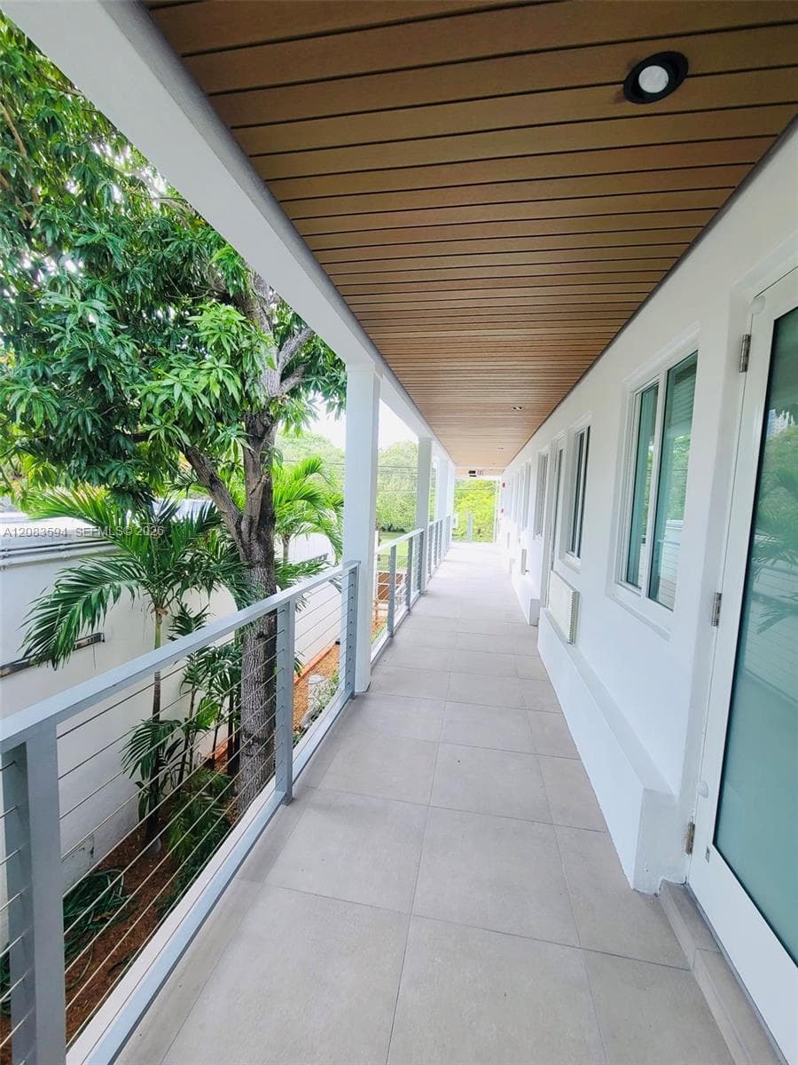 220 Collins Ave # 8B, Miami Beach, FL 33139 photo 2