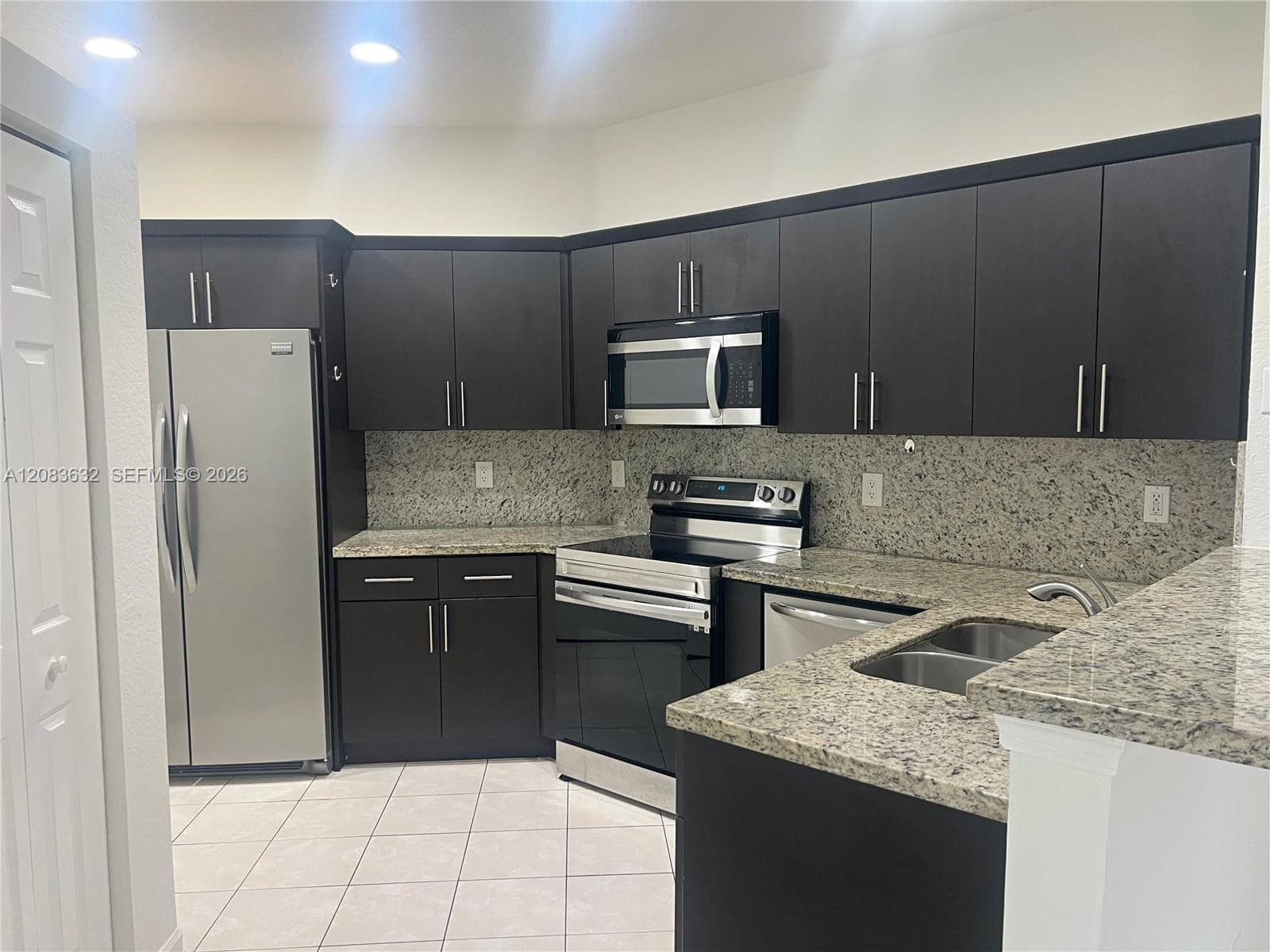 9040 NW 54th St # 9040, Sunrise, FL 33351 photo 2