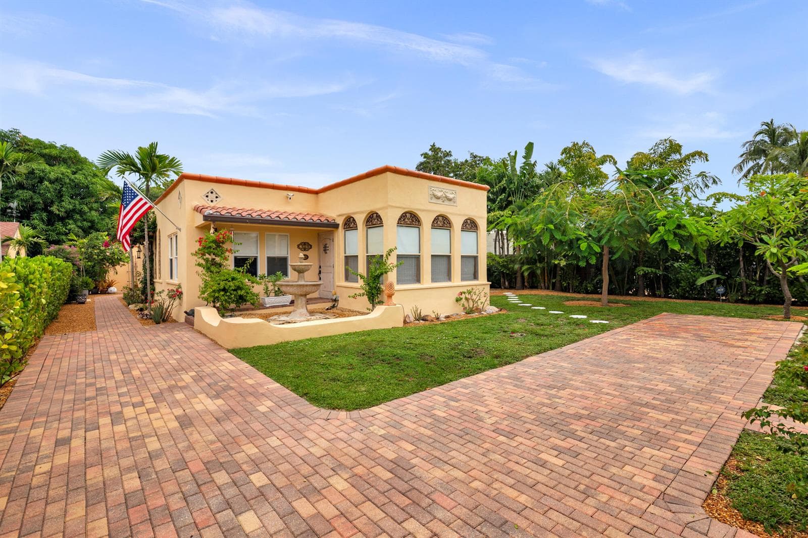 319 Plymouth Road, West Palm Beach, FL 33405 photo 2