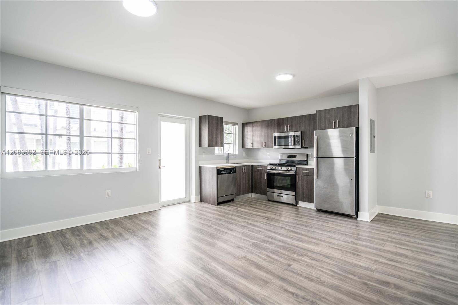 331 85th St # 10, Miami Beach, FL 33141 photo 2