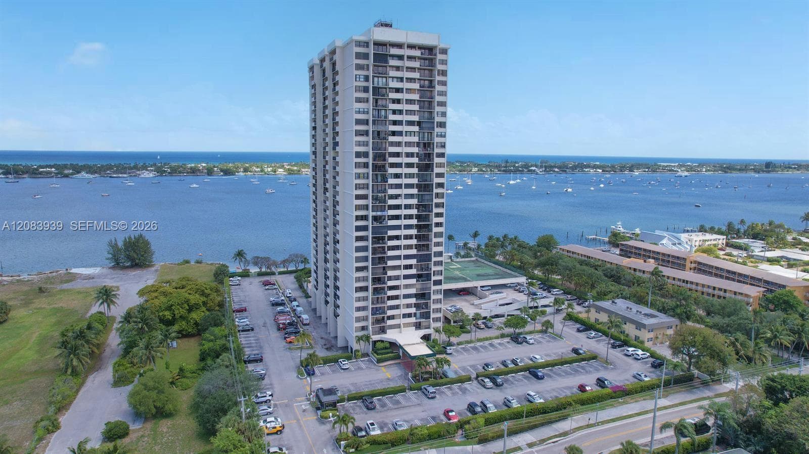 5600 N Flagler Dr # 1502, West Palm Beach, FL 33407 photo 2