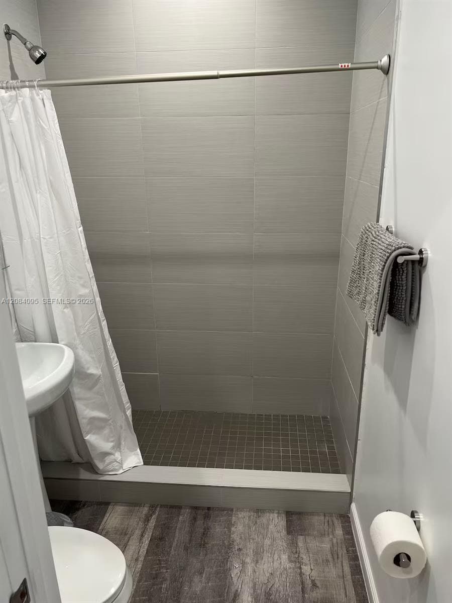 2285 NW 2nd St # 5, Miami, FL 33125 photo 2