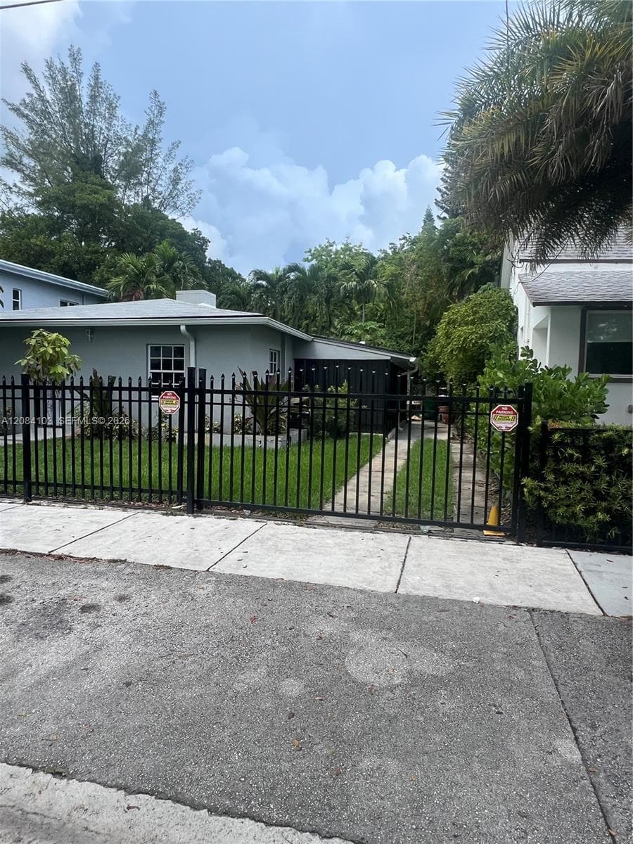 445-47 NE 69th St # 447, Miami, FL 33138
