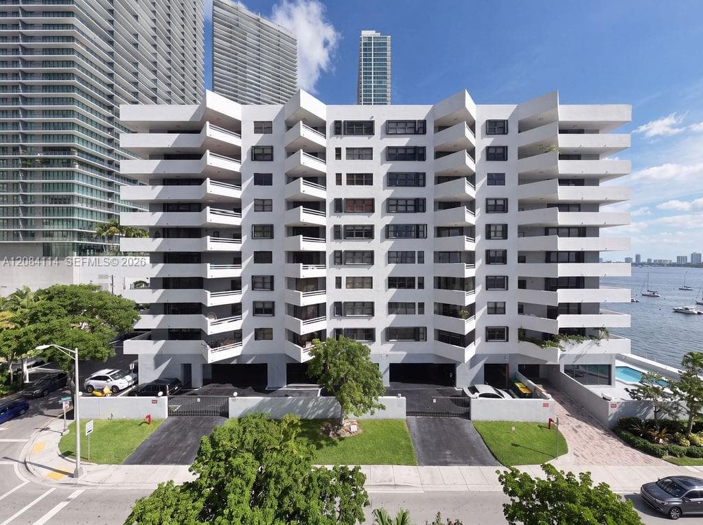555 NE 30th St # 802, Miami, FL 33137
