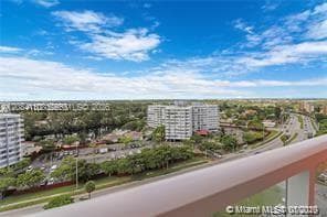 1351 NE Miami Gardens Dr # 1425E, Miami, FL 33179 photo 2