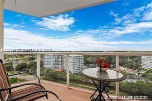 1351 NE Miami Gardens Dr # 1425E, Miami, FL 33179