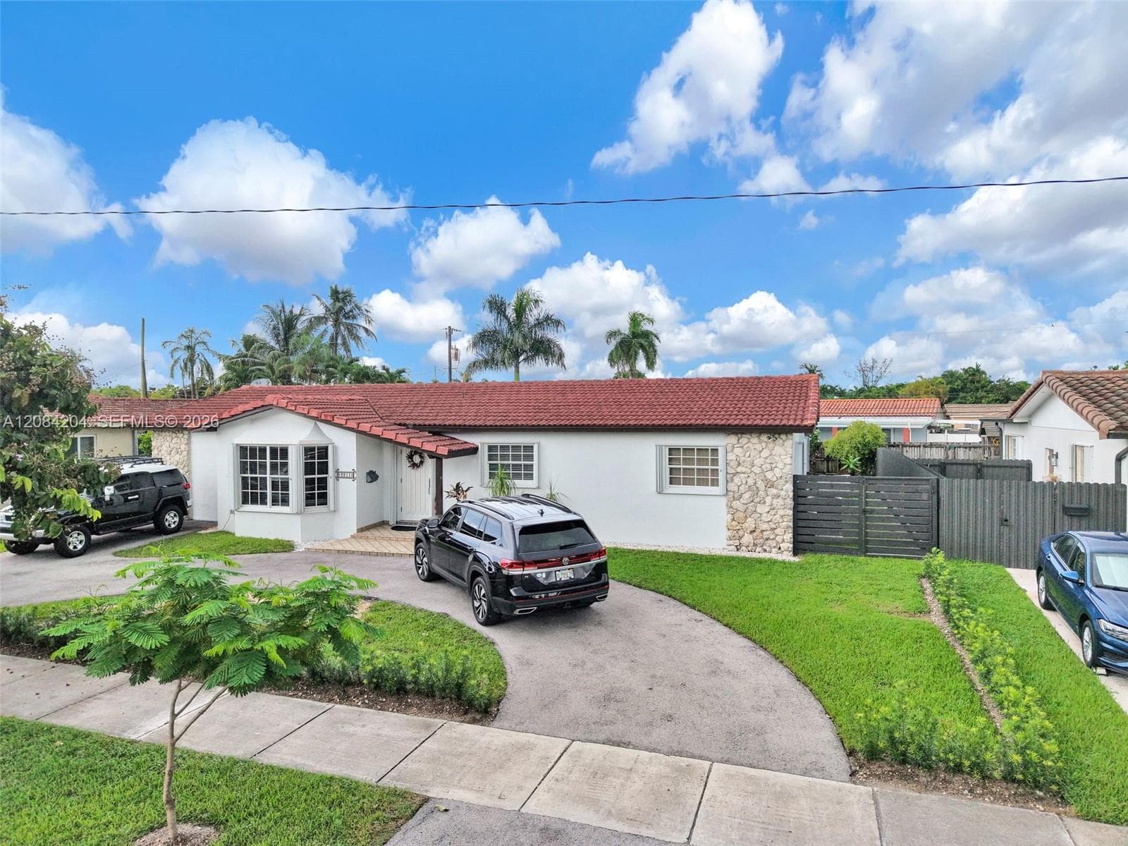 2211 SW 98th Pl, Miami, FL 33165 photo 2