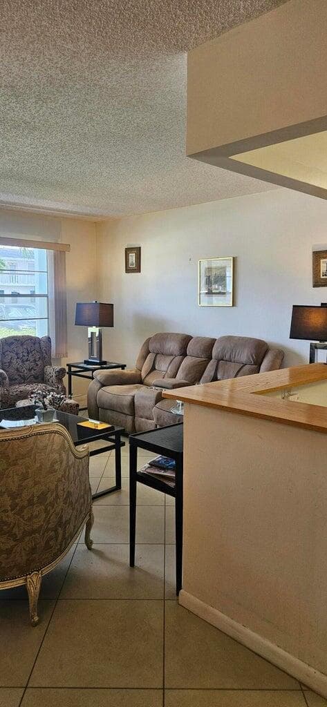 27 NEWPORT B, Deerfield Beach, FL 33442 photo 2