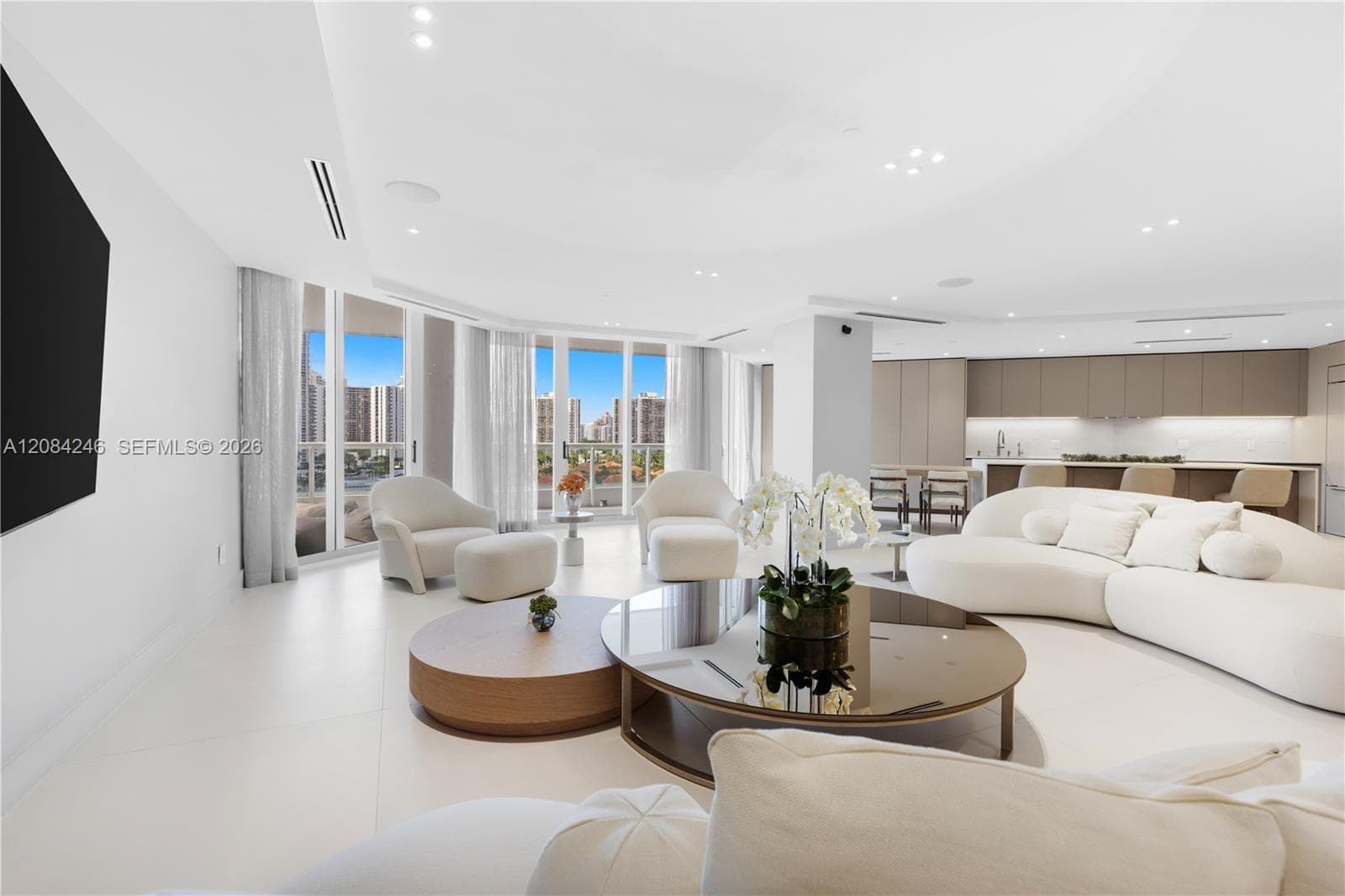 21050 Point Pl # 902, Aventura, FL 33180