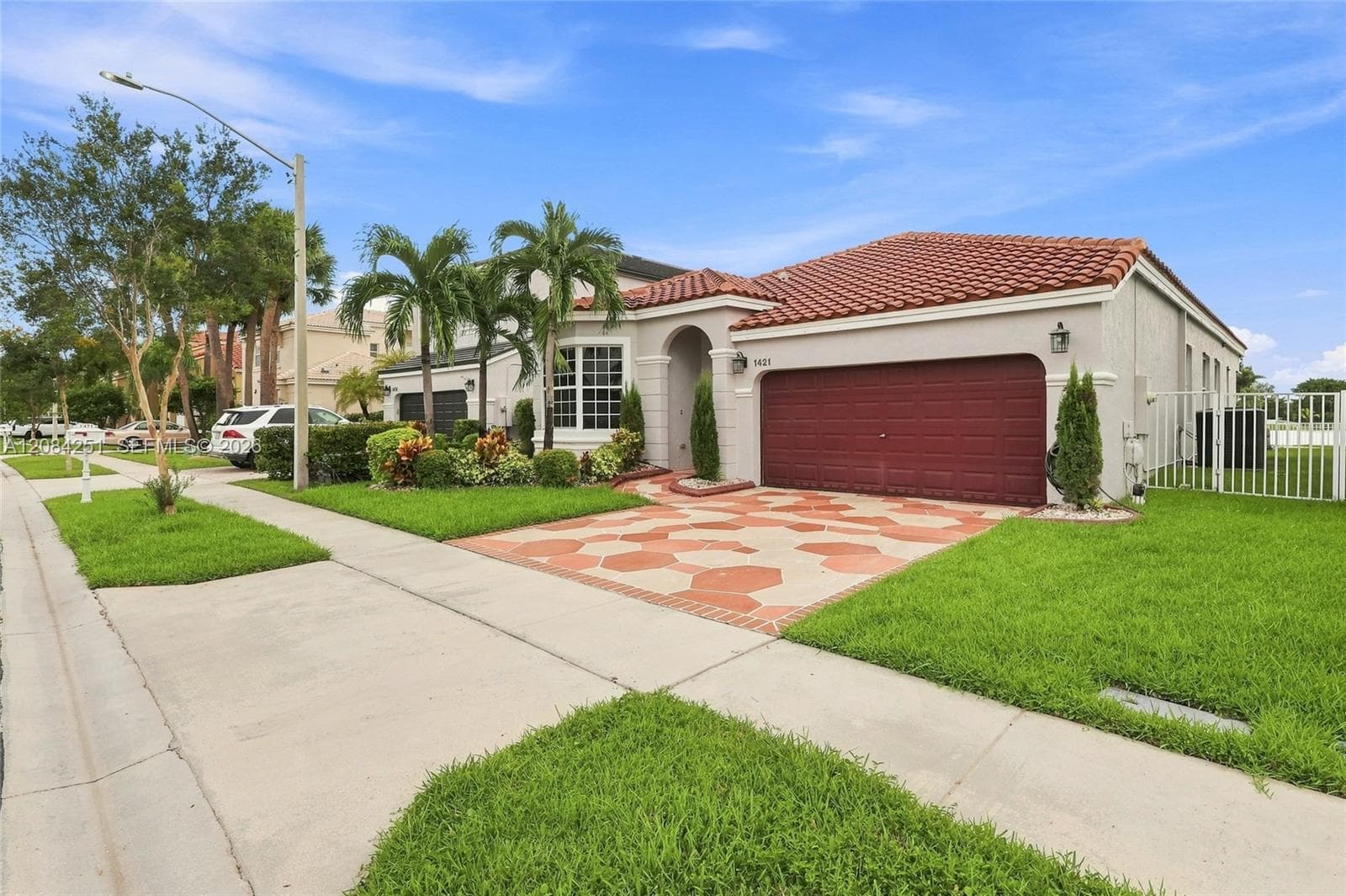 1421 NW 159th Ave, Pembroke Pines, FL 33028 photo 2