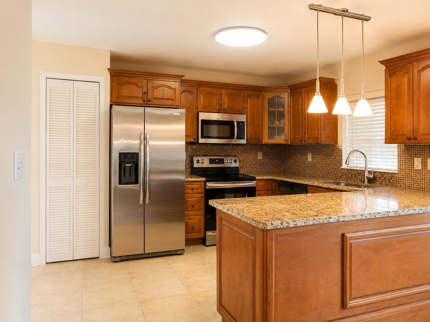863 NW 122ND Avenue, Miami, FL 33182 photo 2