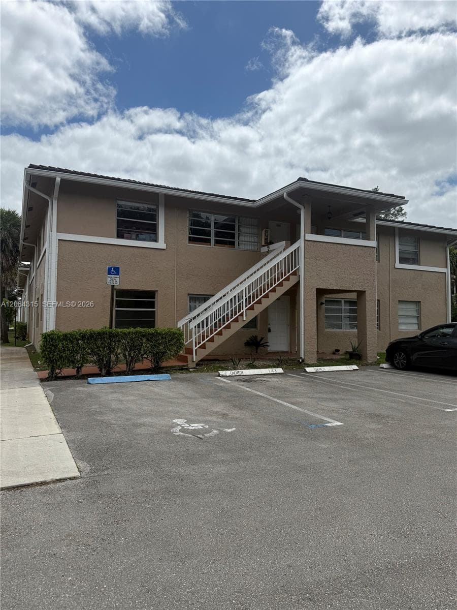 10228 Twin Lakes Dr # 16-E, Coral Springs, FL 33071 photo 2