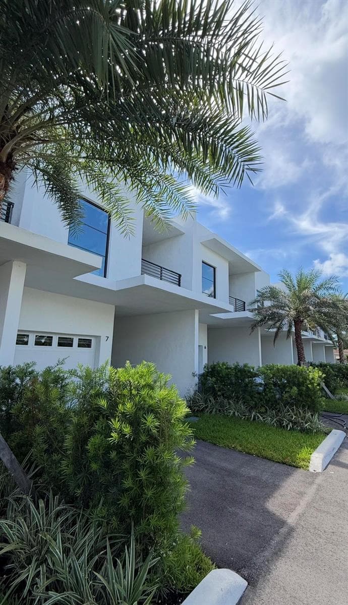 2511 PIERCE Street # 4, Hollywood, FL 33020 photo 2