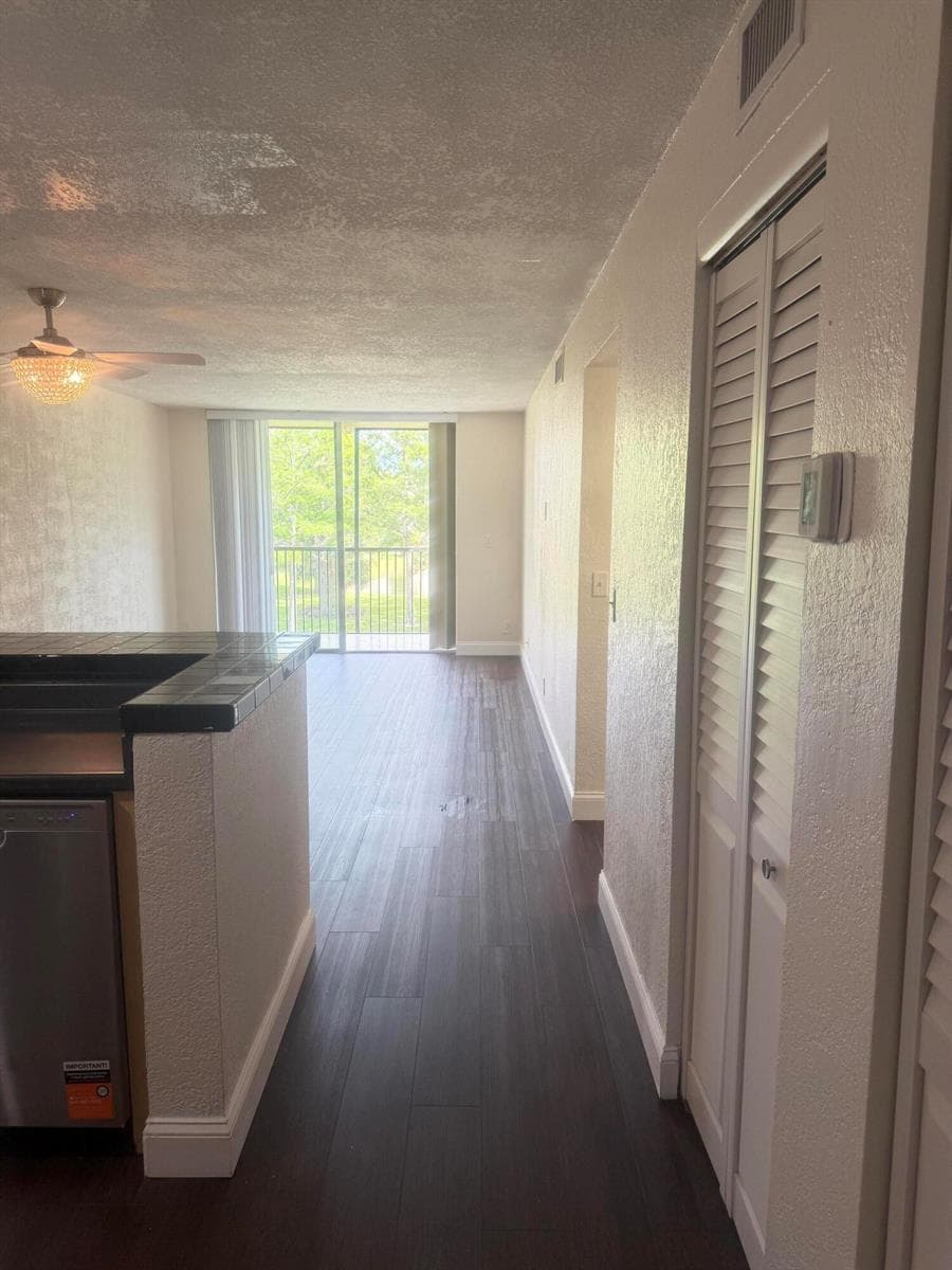 7710 NW 50th Street # 304, Lauderhill, FL 33351