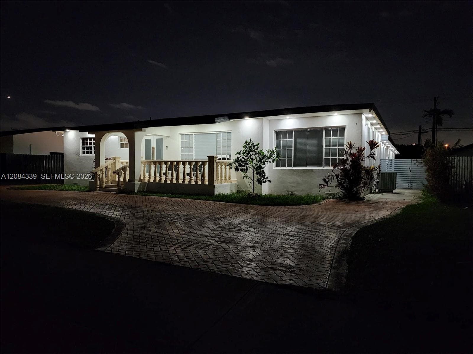 8240 SW 38th St, Miami, FL 33155 photo 2
