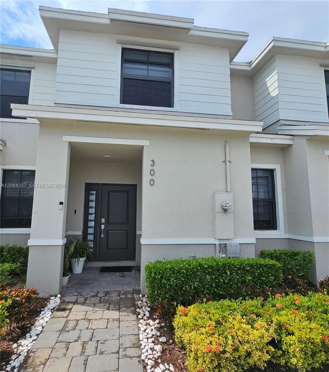 300 NE 12th St, Florida City, FL 33034 photo 2