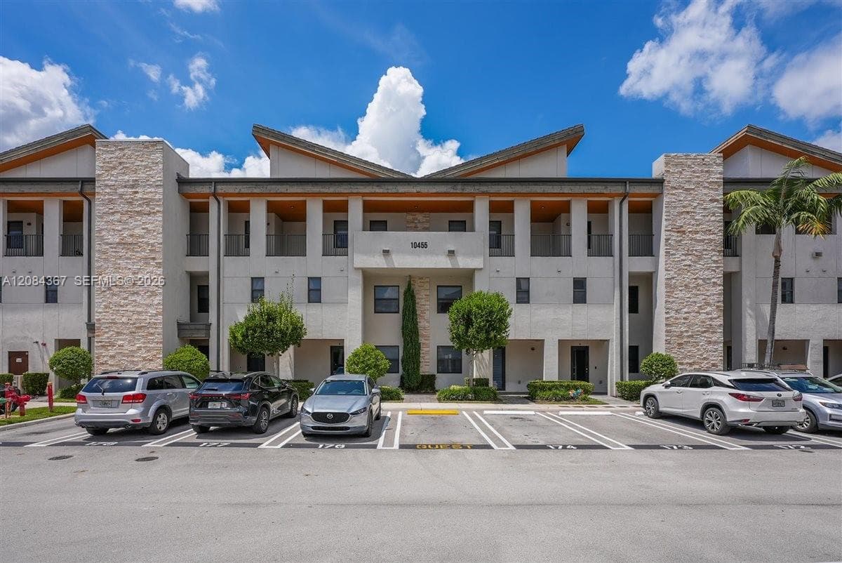 10455 NW 82nd St # 10, Doral, FL 33178 photo 2