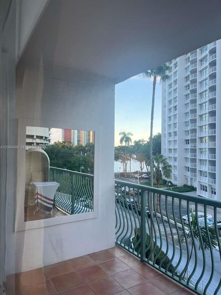 1408 Brickell Bay Dr # 402, Miami, FL 33131