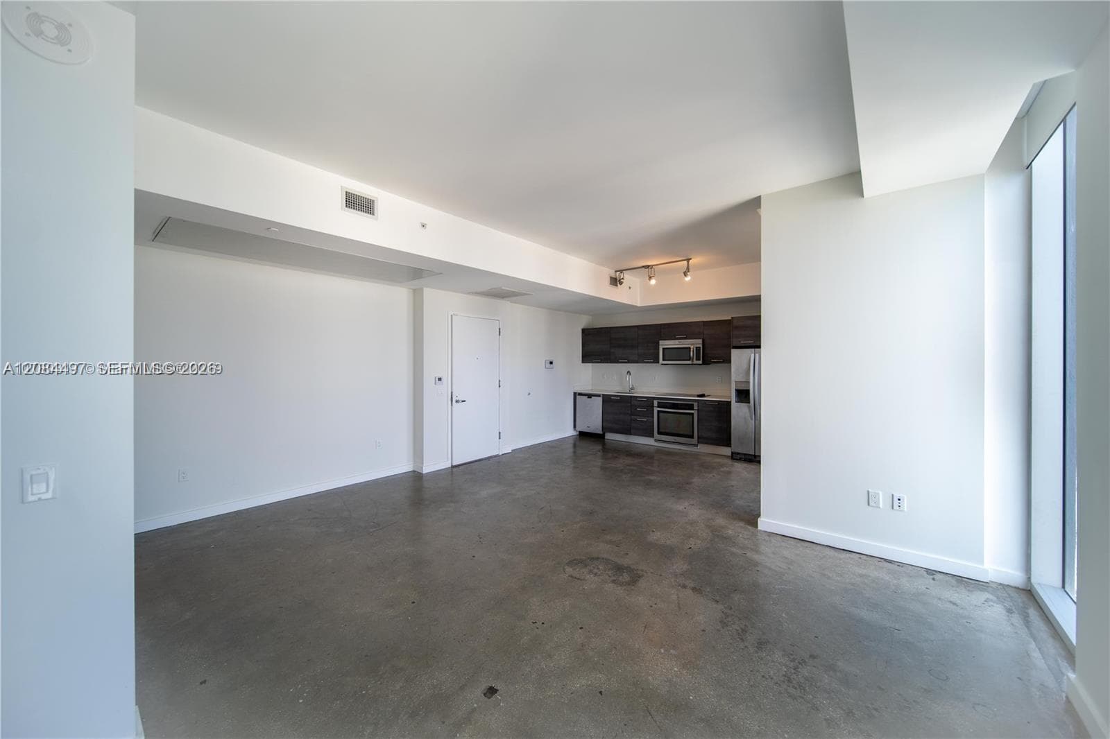 151 SE 1st St # PH08, Miami, FL 33131 photo 2