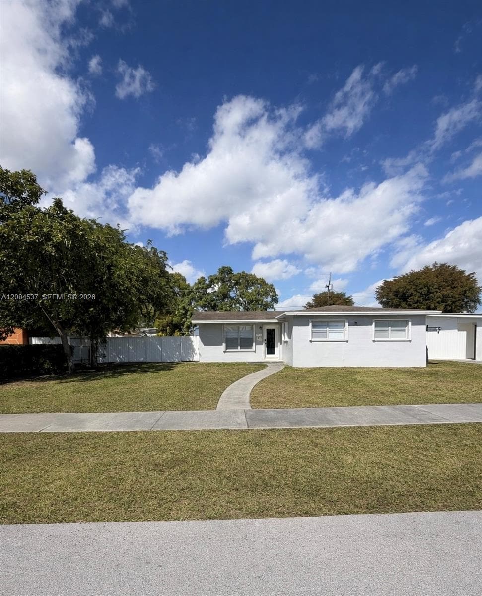 12221 SW 188th St, Miami, FL 33177