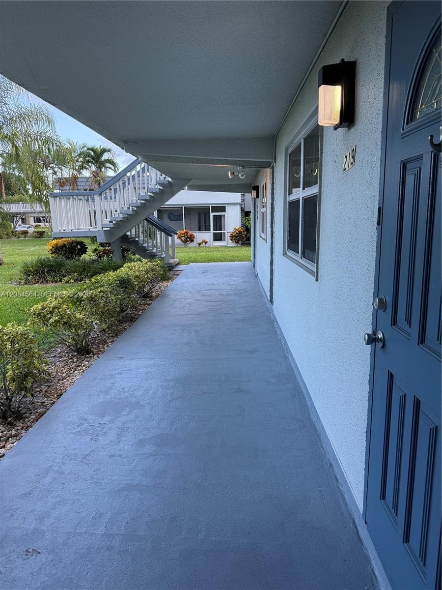 219 Tuscany Lane # D, Delray Beach, FL 33446 photo 2