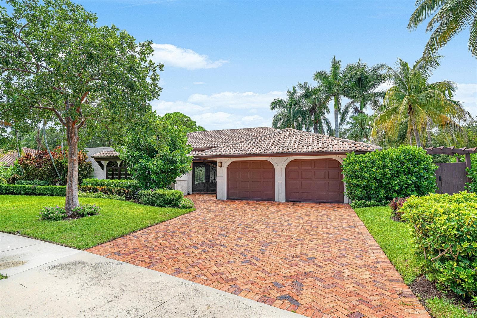 2570 NW 27th Street, Boca Raton, FL 33434 photo 2