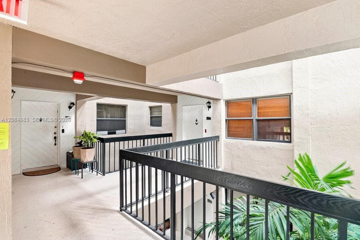 471 Ives Dairy Rd # 202-3, Miami, FL 33179 photo 2