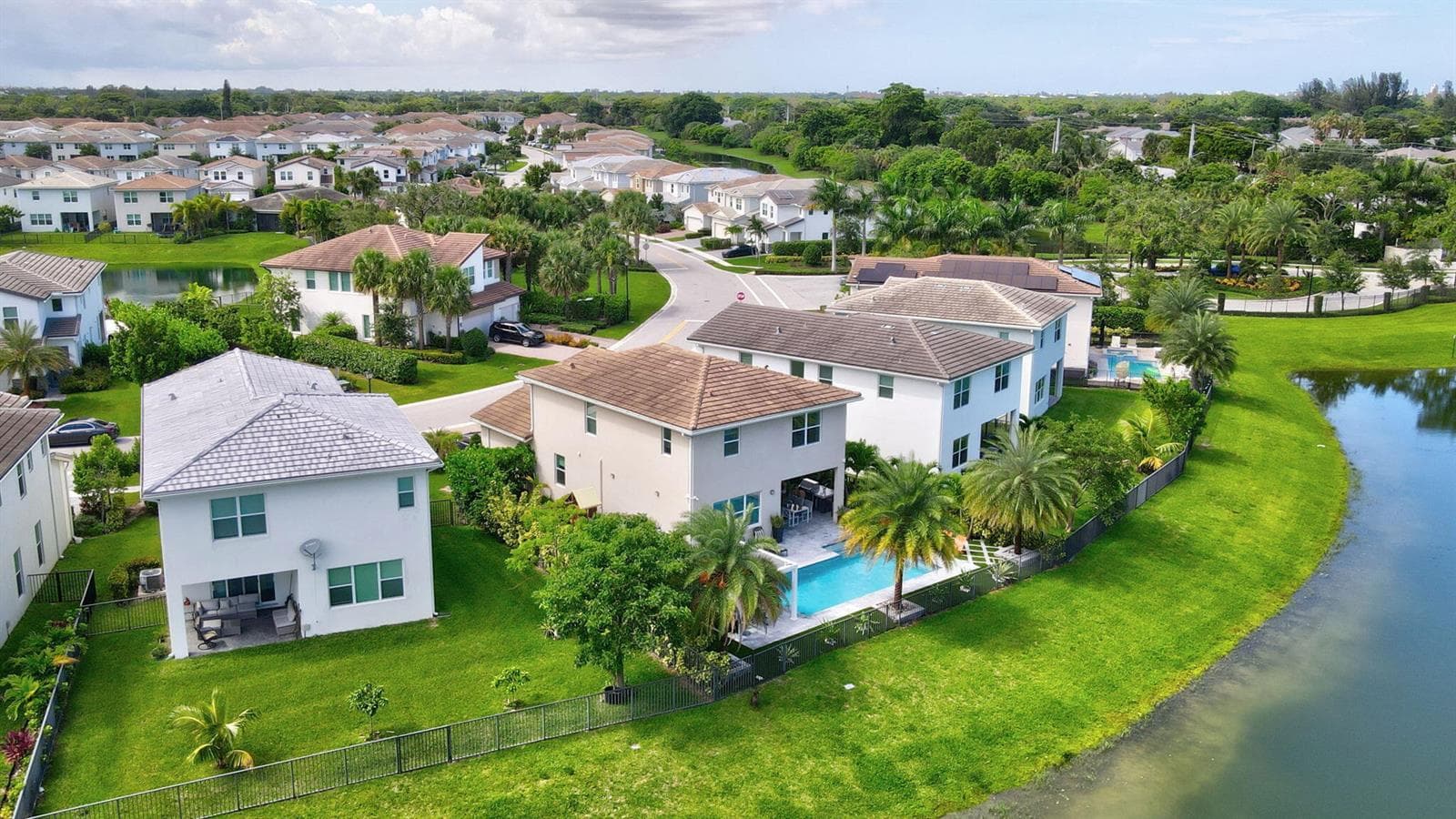 990 Veleiros Boulevard, Lighthouse Point, FL 33064 photo 2