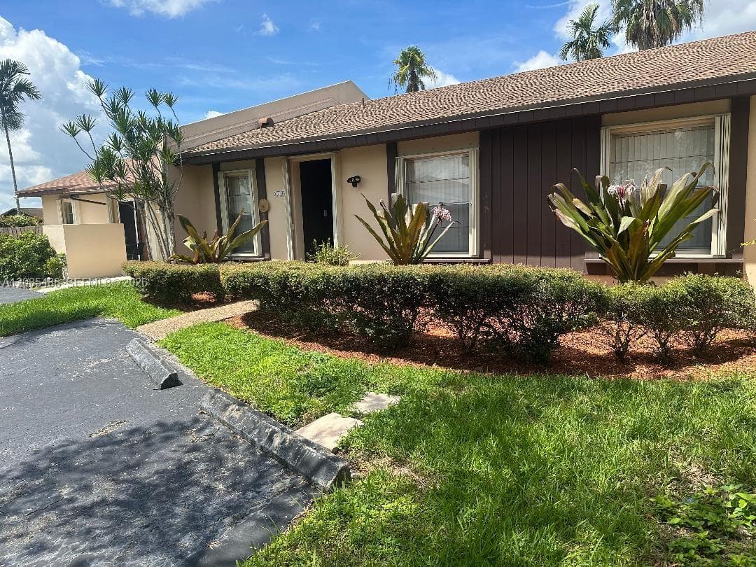 10836 SW 123rd Pl, Miami, FL 33186 photo 2