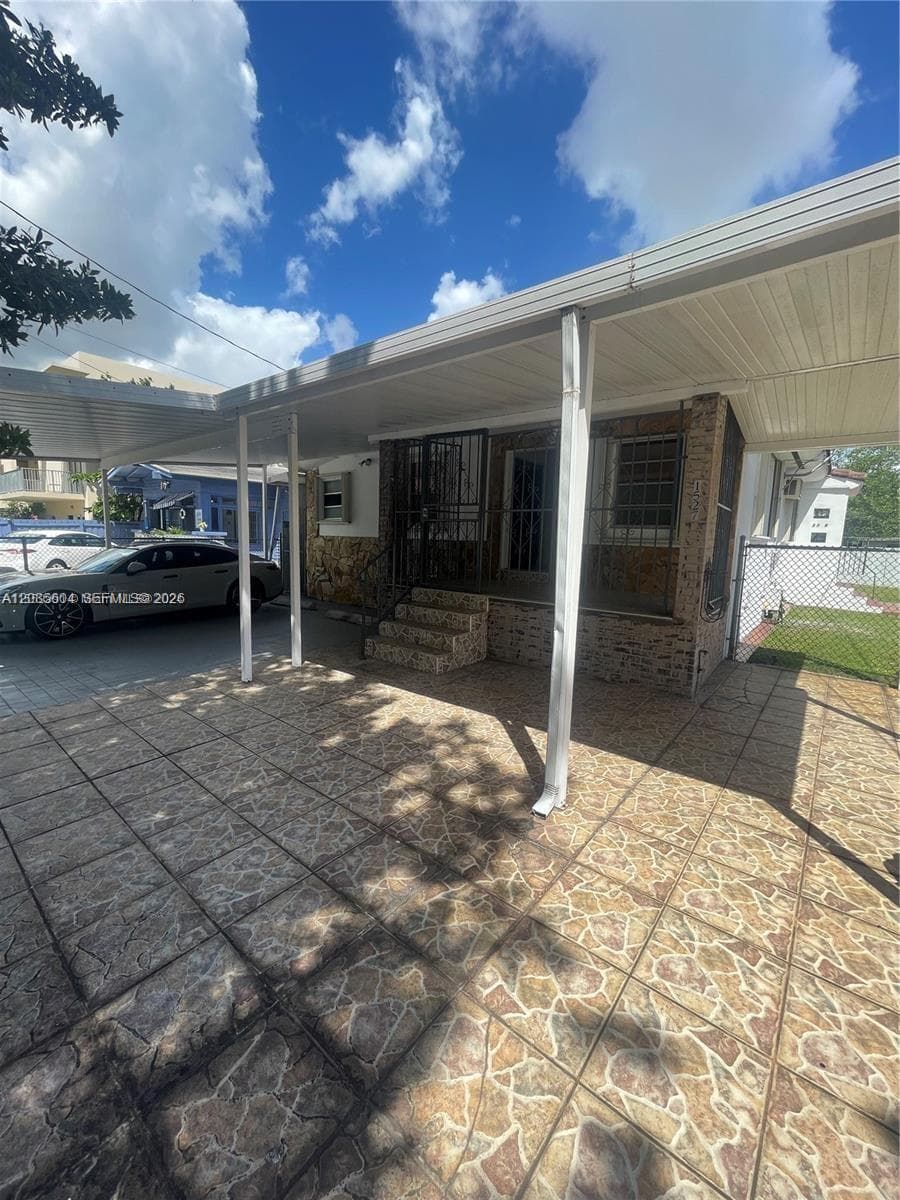 1529 SW 2nd St # 1529, Miami, FL 33135 photo 2